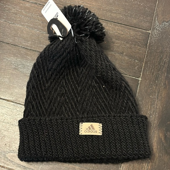 NWT Adidas folded beanie with puff ball - Picture 1 of 6